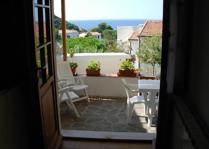 Il Nespolo * Помонте